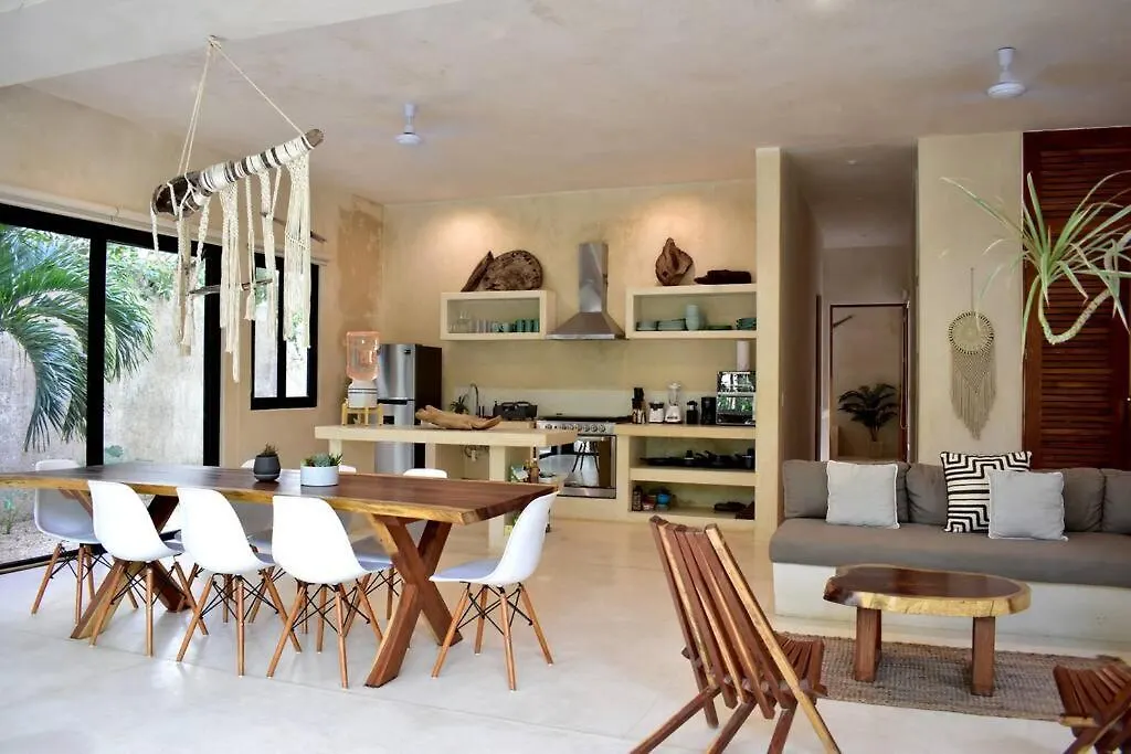 Chic-Modern Apt W/Pool, Garden, Parking & 3 Bikes Apartment Tulum 0*,