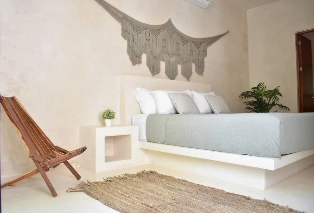 Chic-Modern Apt W/Pool, Garden, Parking & 3 Bikes Apartment Tulum 0*,  Mexico