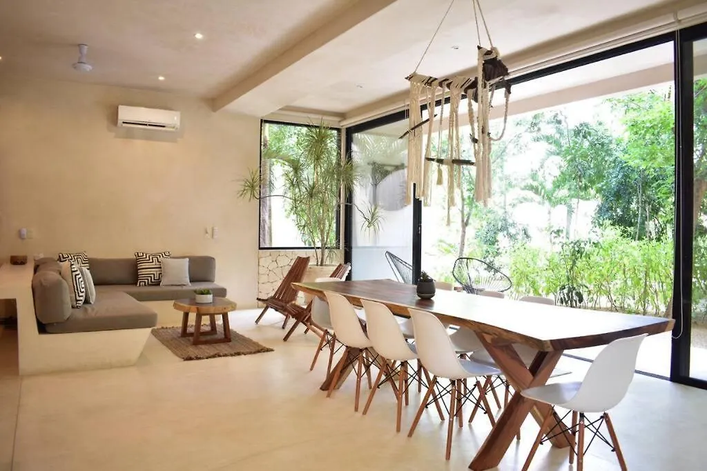 Chic-Modern Apt W/Pool, Garden, Parking & 3 Bikes Apartment Tulum 0*,